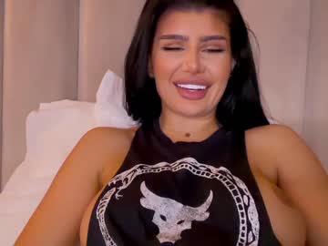 webcam girl moniqueeass live cam image #5811639