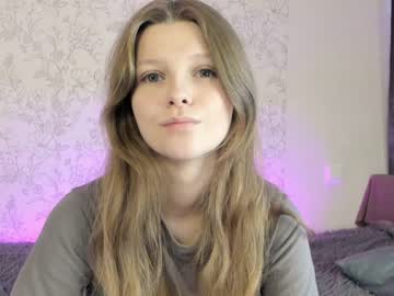 webcam girl alainaestrada live cam image #5597570