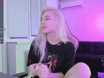webcam girl allotropp live cam image #4784167