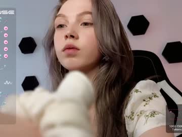 webcam girl small_blondee live cam image #4553003