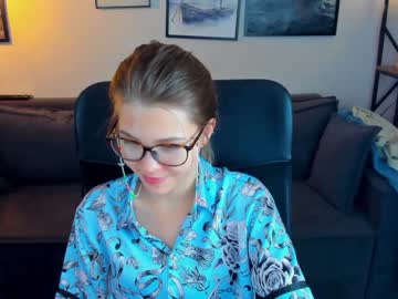 webcam girl lisa_roses live cam image #3385433