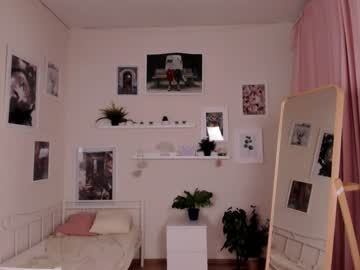 webcam girl nicole_hartree live cam image #2893870