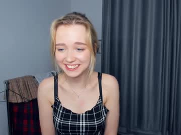 webcam girl fresh_cherries live cam image #5344365