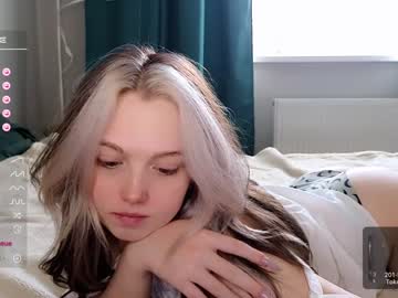 webcam girl small_blondee live cam image #5542018