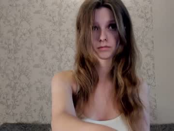 webcam girl alainaestrada live cam image #5554858