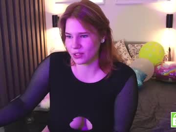 webcam girl girl_u_never_met live cam image #2479127