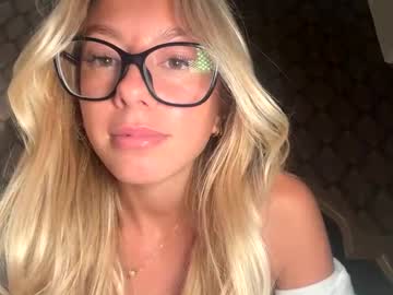 webcam girl carooob live cam image #7077813