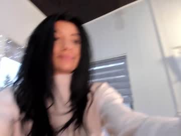 webcam girl white_snow_ live cam image #638696