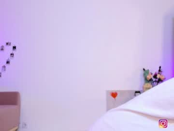 webcam girl mango_shake live cam image #1229472