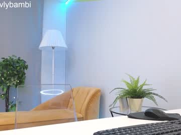 webcam girl lovlybambi live cam image #5685376