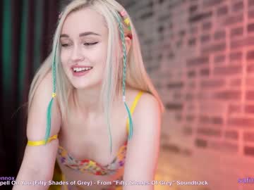 webcam girl safinna live cam image #2675095