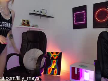 webcam girl agelina_summer live cam image #5208299