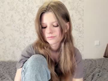 webcam girl alainaestrada live cam image #5561629