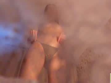 webcam girl amandamedrano live cam image #3589788