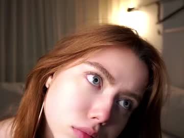 webcam girl who_s_there live cam image #7101465