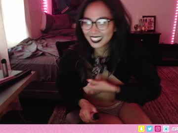 webcam girl avarosey live cam image #2244094