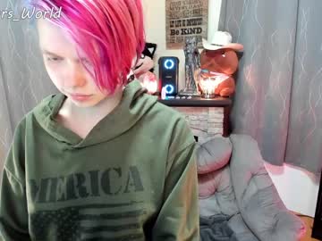 webcam girl murbears_world live cam image #2302923