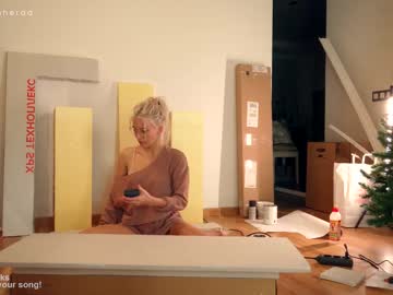 webcam girl artmosphera live cam image #3376411