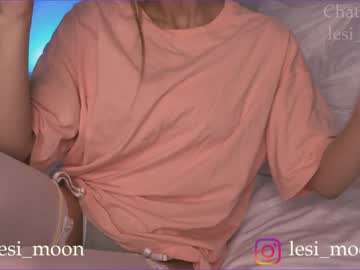 webcam girl lesi_moon live cam image #5620455