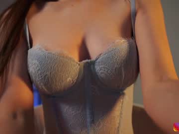 webcam girl lucie_beltran live cam image #5171483