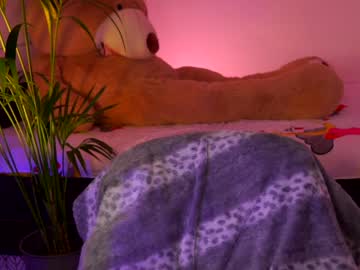 webcam girl juicyandthepussyblvd live cam image #1103660