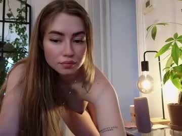 webcam girl strawberryjamx live cam image #5714973