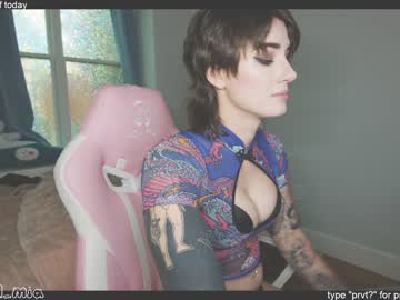 webcam girl aynmarie live cam image #4592980