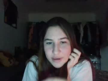 webcam girl justmeandmypeach live cam image #2671002