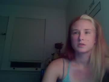 webcam girl lessclothesmorefunn live cam image #2739971