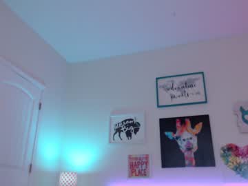 webcam girl holihurricane live cam image #5713179