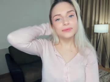 webcam girl alaskareid live cam image #3999879