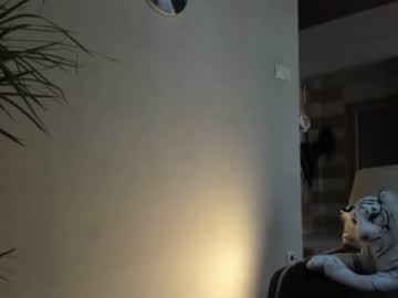 webcam girl sofiaandwonderland live cam image #2691989