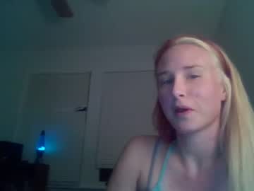 webcam girl lessclothesmorefunn live cam image #2740052