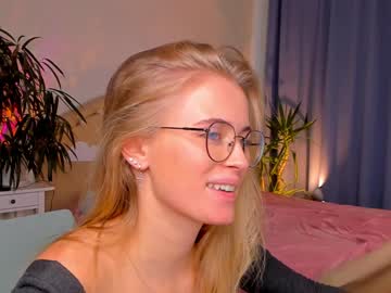webcam girl linellali live cam image #2642303