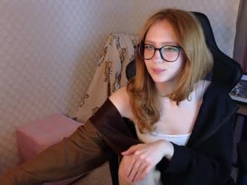 webcam girl plastic_beach live cam image #5720563