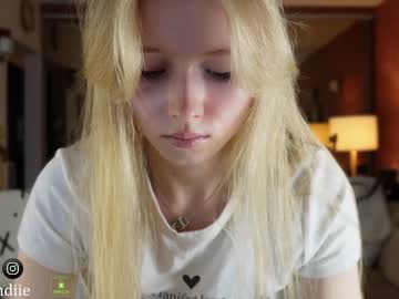 webcam girl bestblondiiecb live cam image #6927441