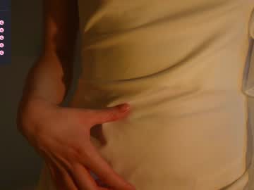 webcam girl mother__of__dragons live cam image #6965027