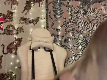 webcam girl ari_02 live cam image #5217593