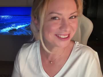 webcam girl kiradivine live cam image #2429142