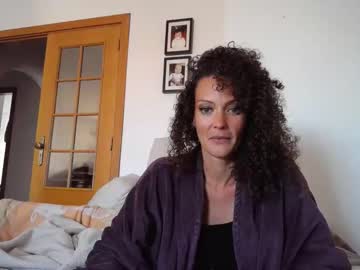webcam girl milflucy live cam image #1221422