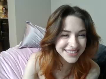 webcam girl milkywhiiite live cam image #2388564