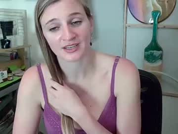 webcam girl glutenfreehulahoops live cam image #1936162