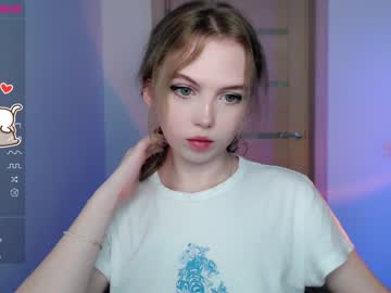 webcam girl small_blondee live cam image #3321541
