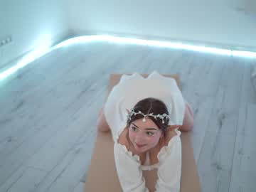 webcam girl floret_joy live cam image #5636885