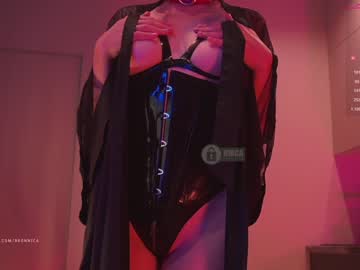 webcam girl bronnica live cam image #238425