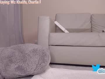 webcam girl hollyextra live cam image #653432