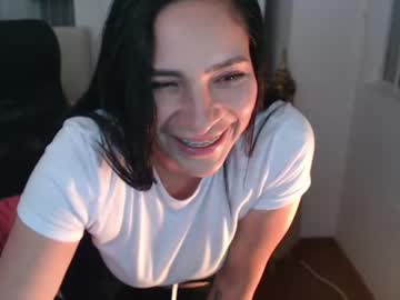 webcam girl blackmoon88 live cam image #2711396