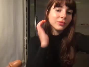 webcam girl silkcherryy live cam image #4276390