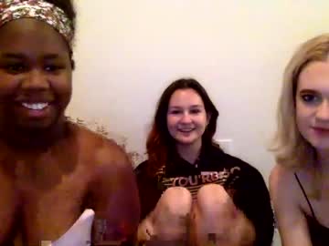 webcam girl chloelunna live cam image #90393
