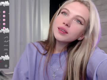 webcam girl small_blondee live cam image #2601628